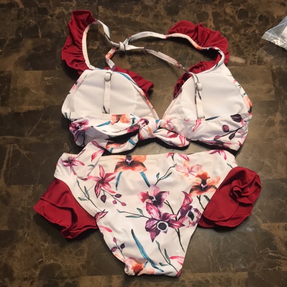 🎉Red and White Floral Bikini with Red Frill Trim! Bottom! - Picture 3 of 4